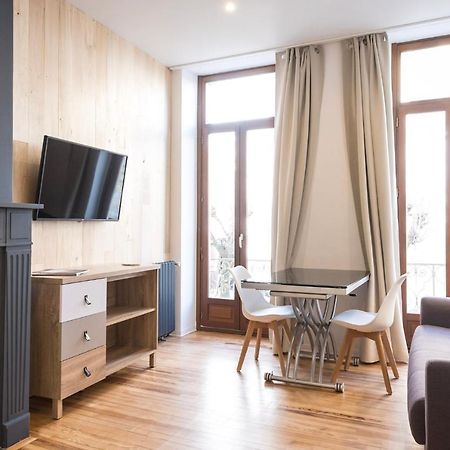 Studio Neuf, Charme De L'Ancien, Avec Balcon - 3 Etoiles, 4 Diamants Apartment บาญเญอ-เดอ-บีกอร์ ภายนอก รูปภาพ