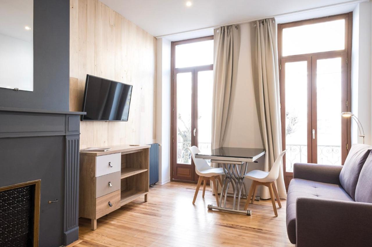 Studio Neuf, Charme De L'Ancien, Avec Balcon - 3 Etoiles, 4 Diamants Apartment บาญเญอ-เดอ-บีกอร์ ภายนอก รูปภาพ