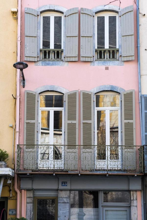 Studio Neuf, Charme De L'Ancien, Avec Balcon - 3 Etoiles, 4 Diamants Apartment บาญเญอ-เดอ-บีกอร์ ภายนอก รูปภาพ